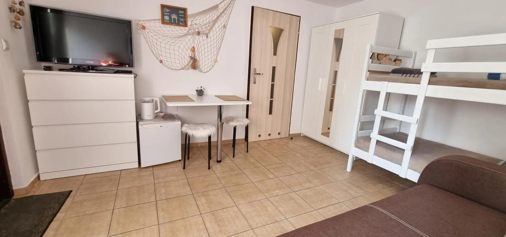 Kwatera prywatna Pokoje gościnne i apartament MONIKA- 10 min do plaży, bon turystyczny Kołobrzeg Polska